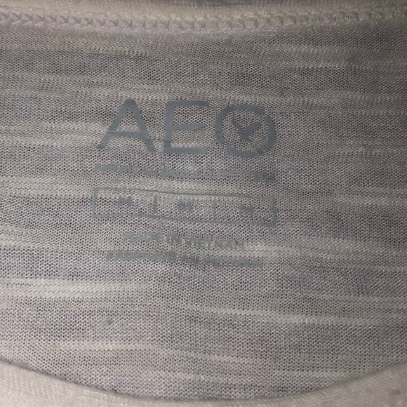 White U-neck - Picture 2 of 3